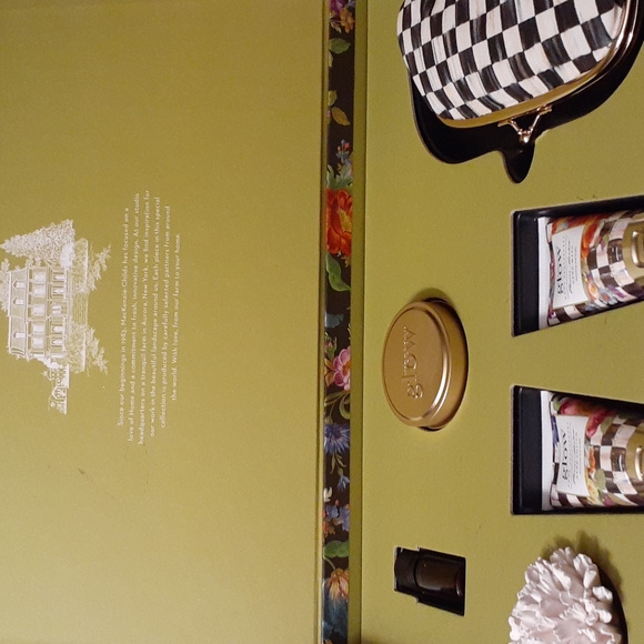 MACKENZIE-CHILDS  FLOWER MARKER ESSENTIAL BOX - Picture 3 of 11